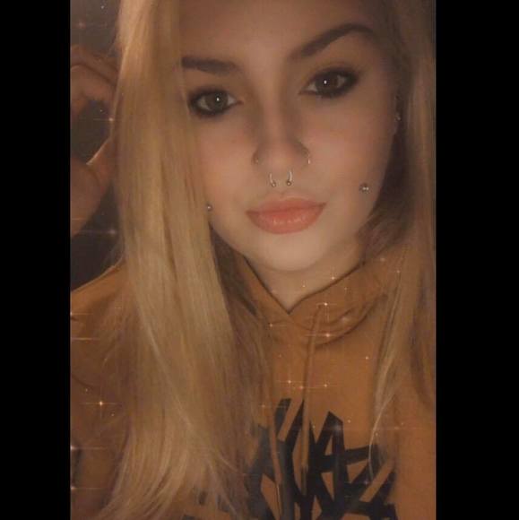 Meet your Posher, Lindsey - Picture 1 of 1